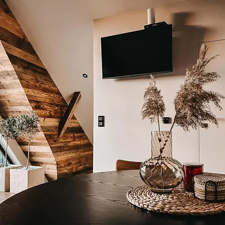 Okno W Gorce-magiczny Na Uboczu Nad Jeziorem Czorsztynskim, Velo Czorsztyn, Szczawnica, Zakopane Apartman Maniowy